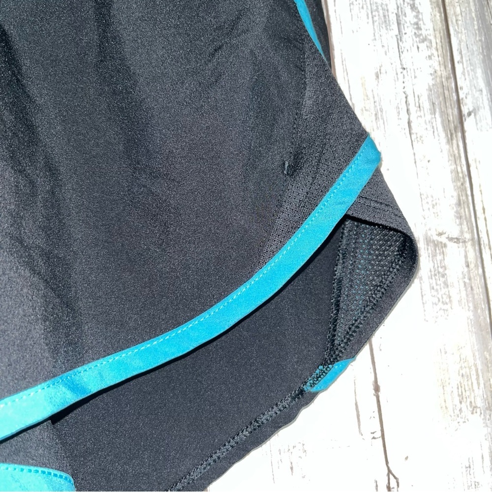 Under Armor Classic Black & Blue Fly By Shorts - Picture 6 of 7